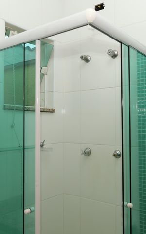 Casa de condomínio à venda com 54m², 2 quartos e 2 vagasBanheiro 2 - Suíte 2