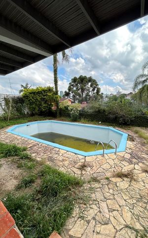 Casa à venda com 354m², 4 quartos e 2 vagas
