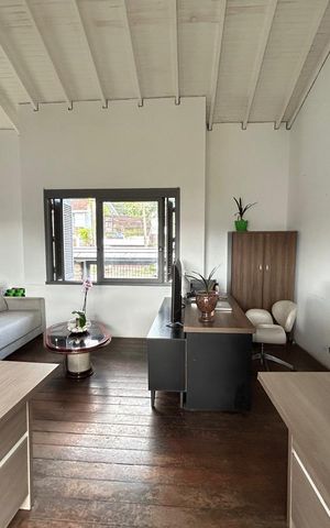 Casa à venda com 354m², 4 quartos e 2 vagas