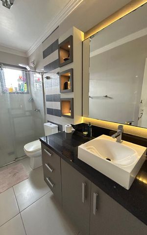 Casa à venda com 354m², 4 quartos e 2 vagas