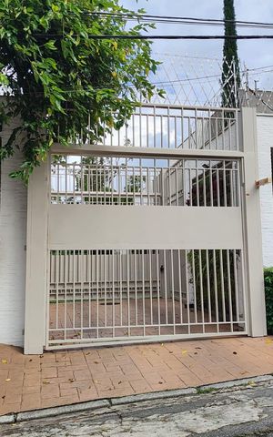 Casa à venda com 320m², 4 quartos e 3 vagas