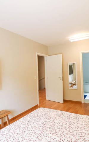 Casa à venda com 320m², 4 quartos e 3 vagas Casa à venda com 320m², 4 quartos e 3 vagasQuarto 4 Suíte