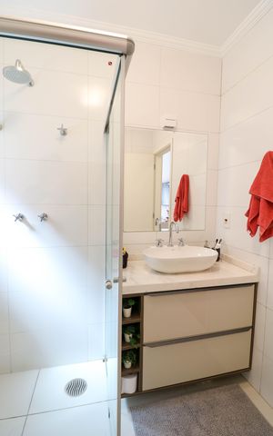 Casa à venda com 320m², 4 quartos e 3 vagas Casa à venda com 320m², 4 quartos e 3 vagasBanheiro da Suíte 3