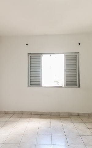 Casa à venda com 230m², 3 quartos e 2 vagas Casa à venda com 230m², 3 quartos e 2 vagasSala