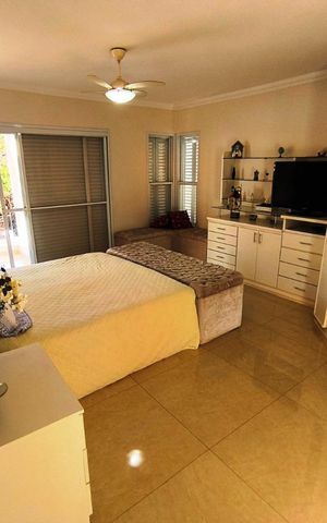 Casa de condomínio para alugar com 392m², 8 quartos e sem vaga