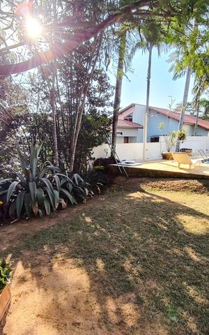 Casa de condomínio para alugar com 392m², 8 quartos e sem vaga