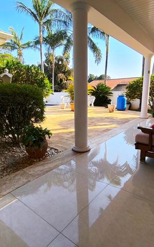 Casa de condomínio para alugar com 392m², 8 quartos e sem vaga
