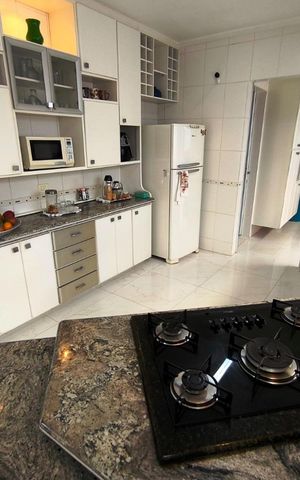 Casa de condomínio para alugar com 392m², 8 quartos e sem vaga