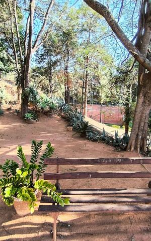 Casa de condomínio para alugar com 392m², 8 quartos e sem vaga