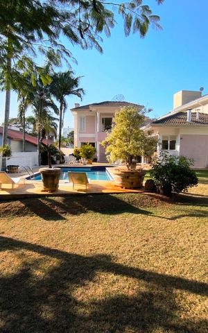 Casa de condomínio para alugar com 392m², 8 quartos e sem vaga