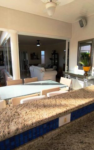 Casa de condomínio para alugar com 392m², 8 quartos e sem vaga