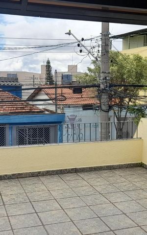 Casa à venda com 201m², 3 quartos e 2 vagas Casa à venda com 201m², 3 quartos e 2 vagasÁrea externa