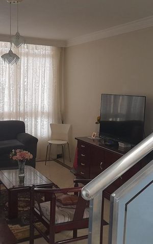 Casa à venda com 201m², 3 quartos e 2 vagas Casa à venda com 201m², 3 quartos e 2 vagasSala