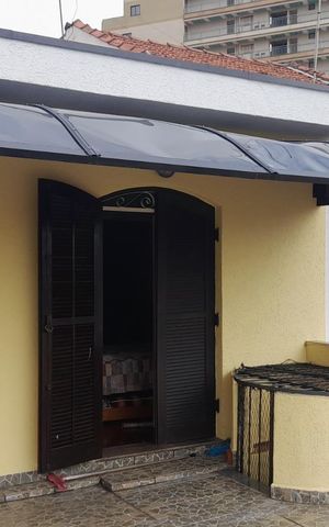 Casa à venda com 201m², 3 quartos e 2 vagas Casa à venda com 201m², 3 quartos e 2 vagasÁrea externa