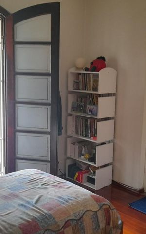 Casa à venda com 201m², 3 quartos e 2 vagas Casa à venda com 201m², 3 quartos e 2 vagasQuarto