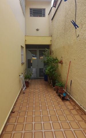 Casa à venda com 201m², 3 quartos e 2 vagas Casa à venda com 201m², 3 quartos e 2 vagasÁrea externa
