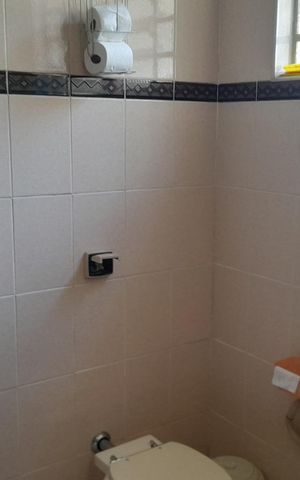 Casa à venda com 201m², 3 quartos e 2 vagas Casa à venda com 201m², 3 quartos e 2 vagasBanheiro