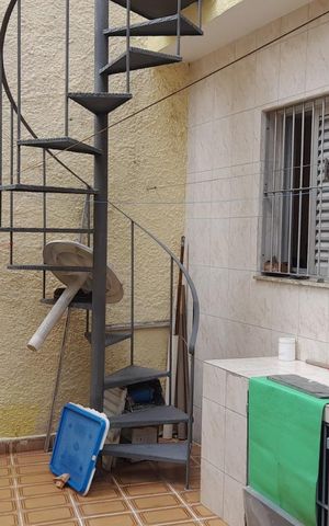 Casa à venda com 201m², 3 quartos e 2 vagas Casa à venda com 201m², 3 quartos e 2 vagasÁrea externa