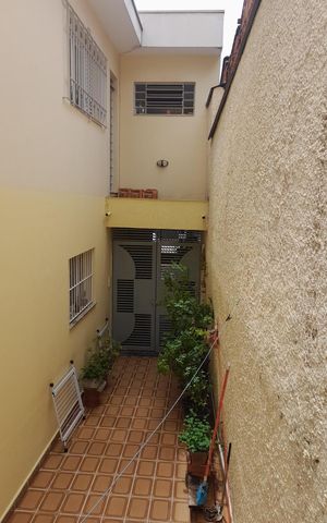Casa à venda com 201m², 3 quartos e 2 vagas Casa à venda com 201m², 3 quartos e 2 vagasÁrea externa
