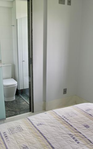 Apartamento à venda com 136m², 4 quartos e 3 vagas Apartamento à venda com 136m², 4 quartos e 3 vagasSuíte 1