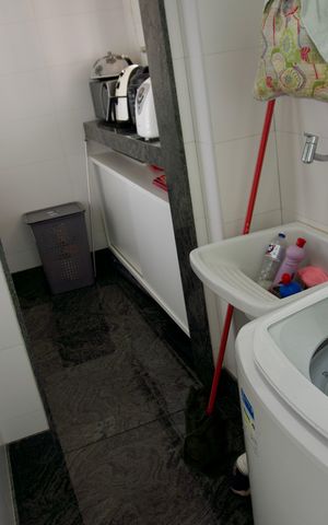 Apartamento à venda com 136m², 4 quartos e 3 vagas Apartamento à venda com 136m², 4 quartos e 3 vagasÁrea de Serviço