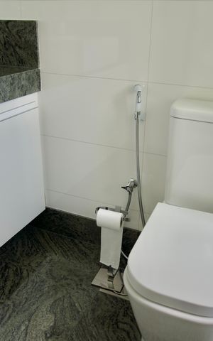 Apartamento à venda com 136m², 4 quartos e 3 vagas Apartamento à venda com 136m², 4 quartos e 3 vagasSuíte 1 - Banheiro