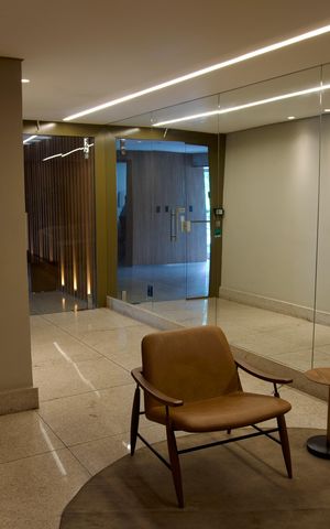 Apartamento à venda com 136m², 4 quartos e 3 vagas Apartamento à venda com 136m², 4 quartos e 3 vagasRecepção do Prédio