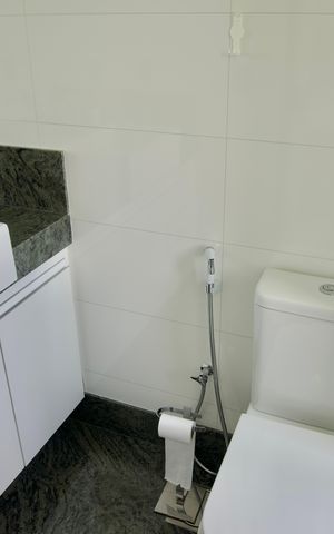 Apartamento à venda com 136m², 4 quartos e 3 vagas Apartamento à venda com 136m², 4 quartos e 3 vagasSuíte 1 - Banheiro