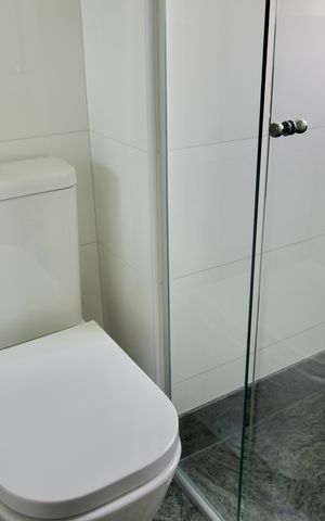 Apartamento à venda com 136m², 4 quartos e 3 vagas Apartamento à venda com 136m², 4 quartos e 3 vagasSuíte 1 - Banheiro