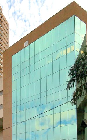 Apartamento à venda com 72m², 2 quartos e 2 vagasFachada
