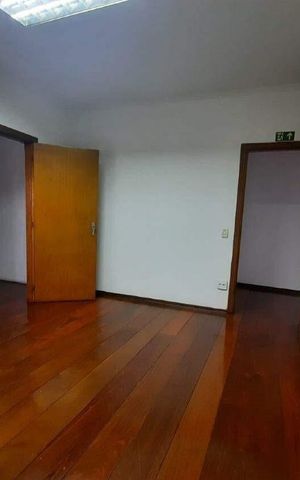 Casa para alugar com 500m², 10 quartos e 1 vaga