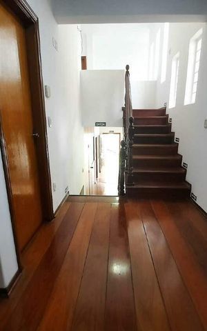 Casa para alugar com 500m², 10 quartos e 1 vaga
