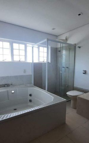 Casa para alugar com 500m², 10 quartos e 1 vaga