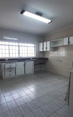 Casa para alugar com 500m², 10 quartos e 1 vaga
