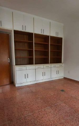 Casa para alugar com 500m², 10 quartos e 1 vaga