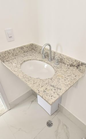 Apartamento à venda com 40m², 2 quartos e sem vaga Apartamento à venda com 40m², 2 quartos e sem vagaBanheiro