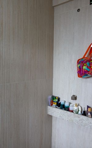 Apartamento para alugar com 82m², 3 quartos e 2 vagas Apartamento para alugar com 82m², 3 quartos e 2 vagasBanheiro da Suíte 2