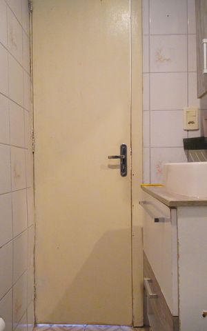 Casa à venda com 100m², 3 quartos e 2 vagasBanheiro 1