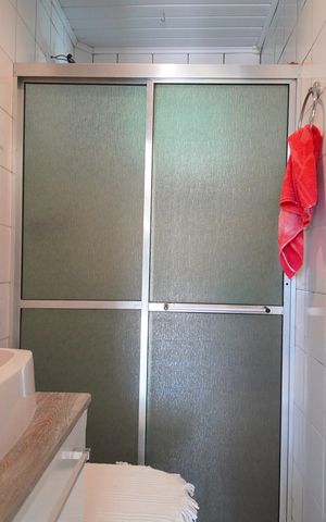 Casa à venda com 100m², 3 quartos e 2 vagasBanheiro 1