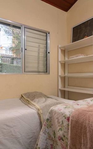 Casa à venda com 210m², 4 quartos e 5 vagas Casa à venda com 210m², 4 quartos e 5 vagasQuarto