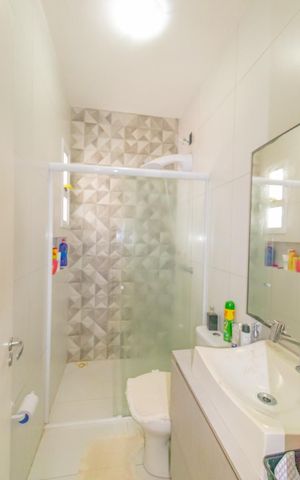 Casa à venda com 106m², 3 quartos e 3 vagas Casa à venda com 106m², 3 quartos e 3 vagasBanheiro da Suíte
