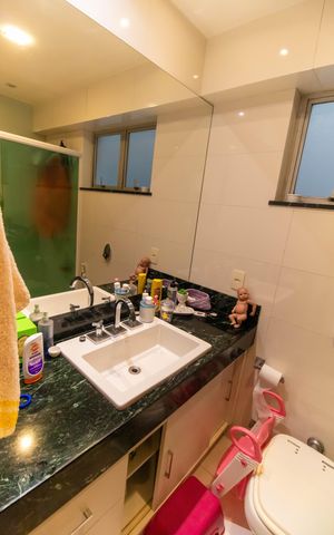 Apartamento à venda com 308m², 4 quartos e 1 vaga Apartamento à venda com 308m², 4 quartos e 1 vagaBanheiro Social