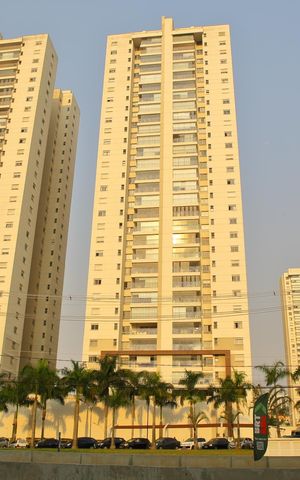 Apartamento à venda com 123m², 3 quartos e 2 vagasFachada 