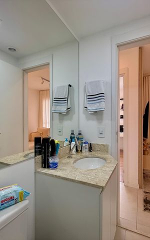 Apartamento à venda com 68m², 2 quartos e 1 vaga Apartamento à venda com 68m², 2 quartos e 1 vagaBanheiro Social