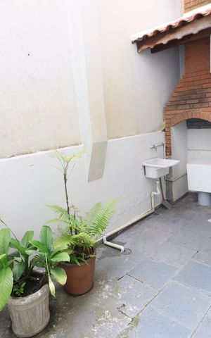 Casa à venda com 219m², 4 quartos e 4 vagasÁrea de Serviço