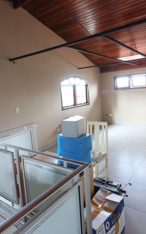 Casa à venda com 219m², 4 quartos e 4 vagasSuíte 3