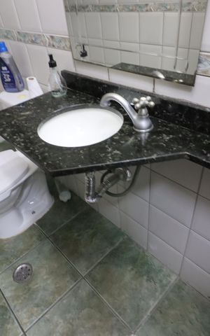 Casa à venda com 219m², 4 quartos e 4 vagasLavabo
