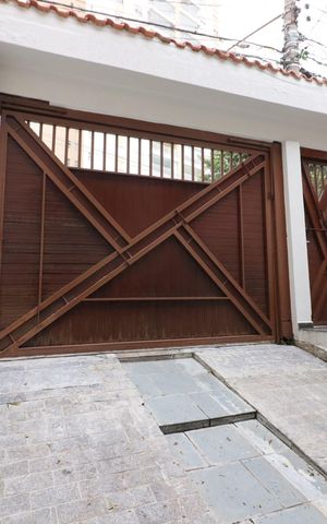 Casa à venda com 219m², 4 quartos e 4 vagasGaragem