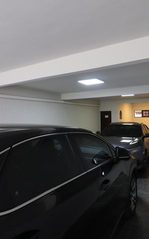 Casa à venda com 219m², 4 quartos e 4 vagasGaragem