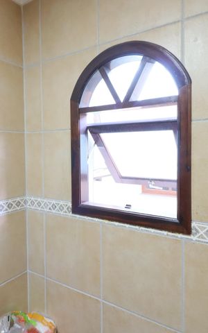 Casa à venda com 219m², 4 quartos e 4 vagasBanheiro 4